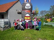 Sněhulák se změnil na Velikonočního zajíce